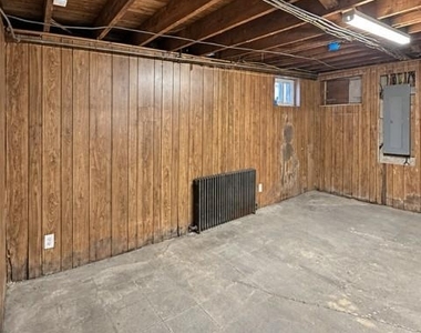306 Peters Avenue - Photo Thumbnail 9