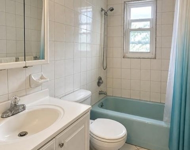 306 Peters Avenue - Photo Thumbnail 8