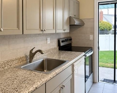 306 Peters Avenue - Photo Thumbnail 1