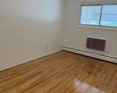 137-29 81st Street - Photo Thumbnail 5