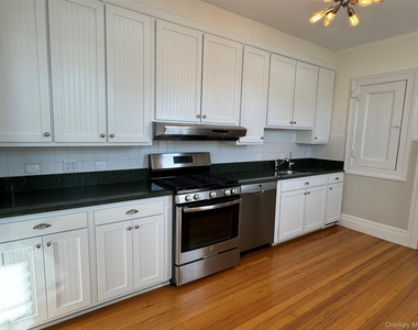 330 3rd Avenue - Photo Thumbnail 4