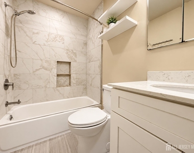 342 Crosspointe Drive - Photo Thumbnail 12