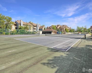342 Crosspointe Drive - Photo Thumbnail 15