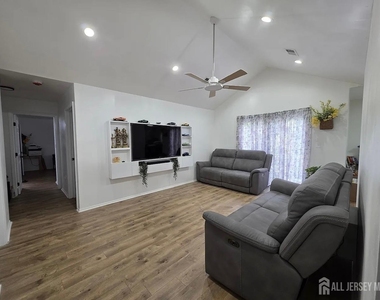 1702 Cypress Lane - Photo Thumbnail 2