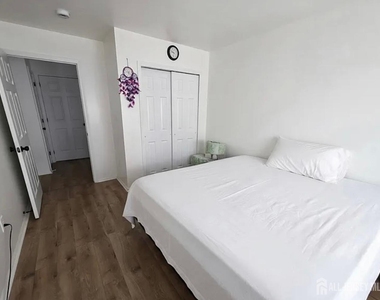 1702 Cypress Lane - Photo Thumbnail 13