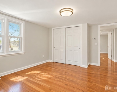 237 Johnson Avenue - Photo Thumbnail 14