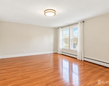 237 Johnson Avenue - Photo Thumbnail 12