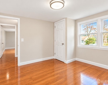 237 Johnson Avenue - Photo Thumbnail 10
