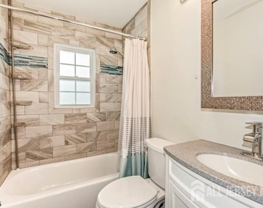 237 Johnson Avenue - Photo Thumbnail 16