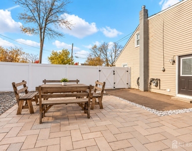 237 Johnson Avenue - Photo Thumbnail 24