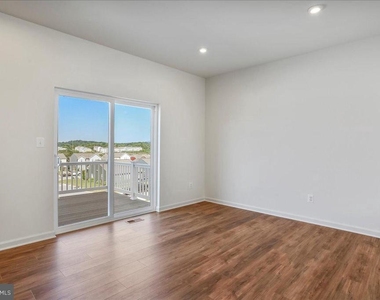 64 Stafford Place - Photo Thumbnail 23