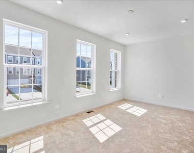 64 Stafford Place - Photo Thumbnail 22