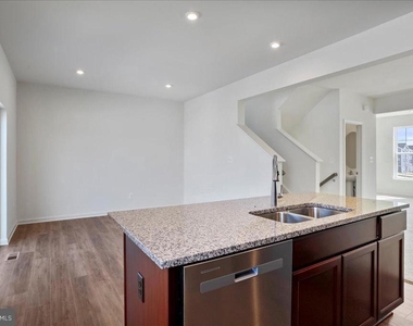 64 Stafford Place - Photo Thumbnail 29
