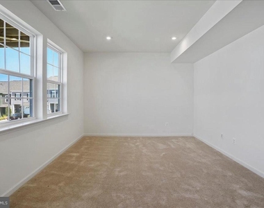 64 Stafford Place - Photo Thumbnail 36