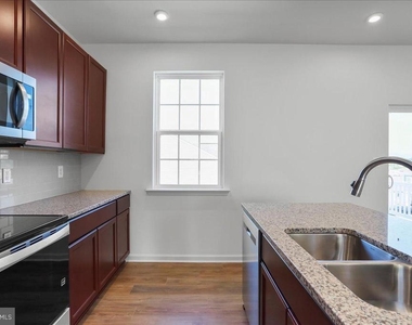 64 Stafford Place - Photo Thumbnail 27