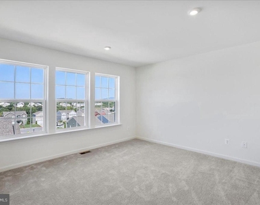 64 Stafford Place - Photo Thumbnail 10