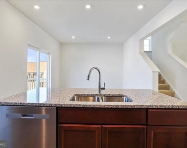64 Stafford Place - Photo Thumbnail 28
