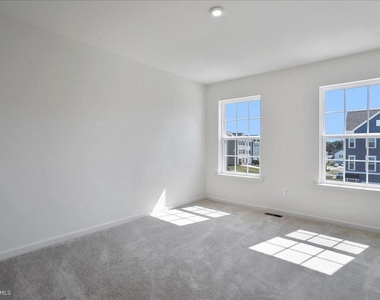 64 Stafford Place - Photo Thumbnail 8