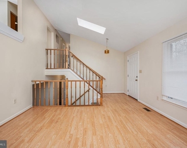 10704 Whiperwhill Court N - Photo Thumbnail 6