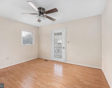 10704 Whiperwhill Court N - Photo Thumbnail 22