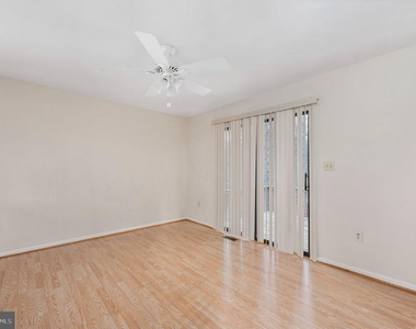 10704 Whiperwhill Court N - Photo Thumbnail 11