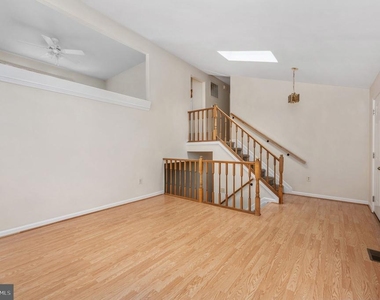 10704 Whiperwhill Court N - Photo Thumbnail 7