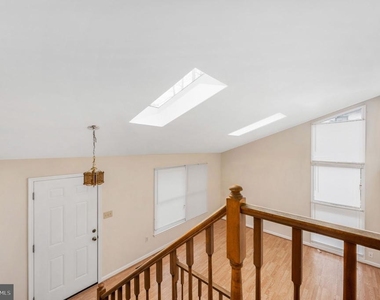 10704 Whiperwhill Court N - Photo Thumbnail 29