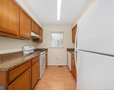 10704 Whiperwhill Court N - Photo Thumbnail 8