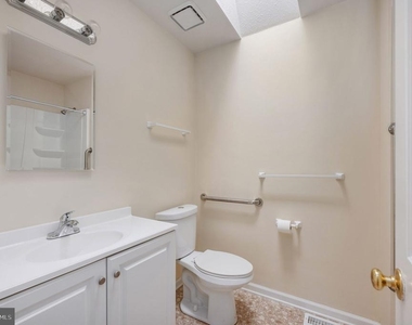 10704 Whiperwhill Court N - Photo Thumbnail 16