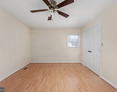 10704 Whiperwhill Court N - Photo Thumbnail 18