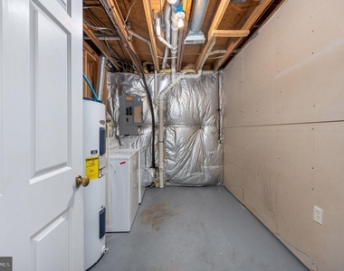 10704 Whiperwhill Court N - Photo Thumbnail 40
