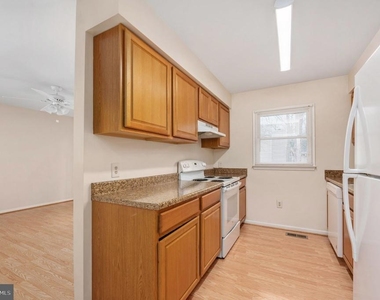 10704 Whiperwhill Court N - Photo Thumbnail 10