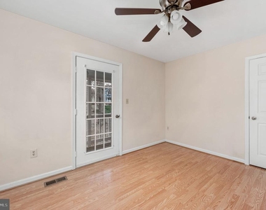 10704 Whiperwhill Court N - Photo Thumbnail 23