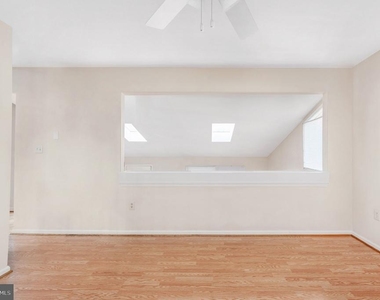 10704 Whiperwhill Court N - Photo Thumbnail 13