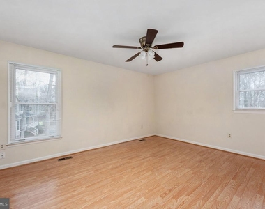 10704 Whiperwhill Court N - Photo Thumbnail 17