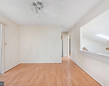 10704 Whiperwhill Court N - Photo Thumbnail 12