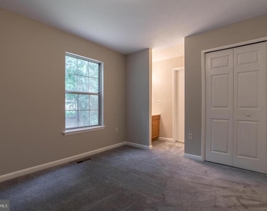 5592 Shannon Court - Photo Thumbnail 10