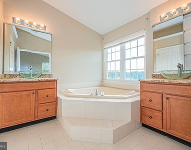 22619 Upperville Heights Square - Photo Thumbnail 17