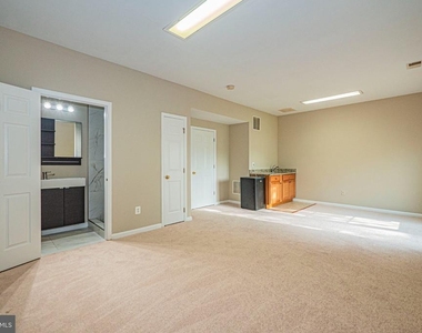 22619 Upperville Heights Square - Photo Thumbnail 30