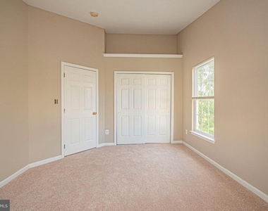 22619 Upperville Heights Square - Photo Thumbnail 22