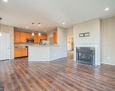 22619 Upperville Heights Square - Photo Thumbnail 9
