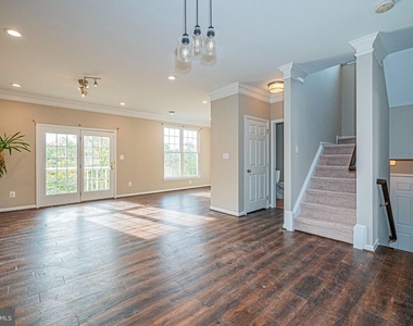 22619 Upperville Heights Square - Photo Thumbnail 2