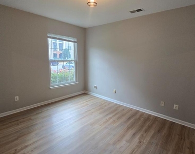 46604 Ellicott Square - Photo Thumbnail 13