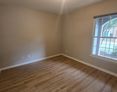46604 Ellicott Square - Photo Thumbnail 10