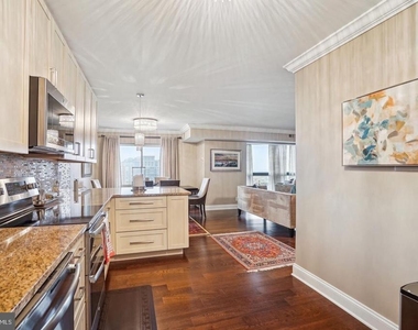 8350 Greensboro Drive - Photo Thumbnail 8