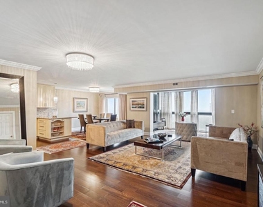 8350 Greensboro Drive - Photo Thumbnail 2