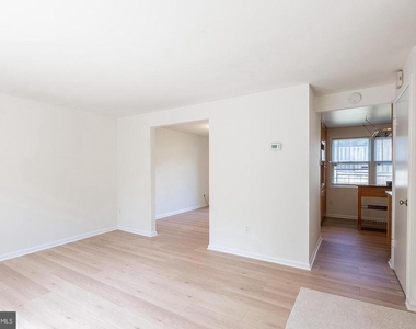 3048 Silent Valley Drive - Photo Thumbnail 6