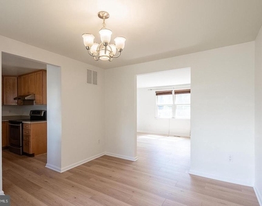 3048 Silent Valley Drive - Photo Thumbnail 11