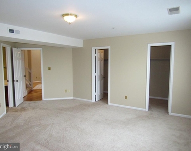6944 Ellingham Circle - Photo Thumbnail 15