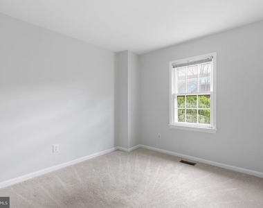8013 Dayspring Court - Photo Thumbnail 20